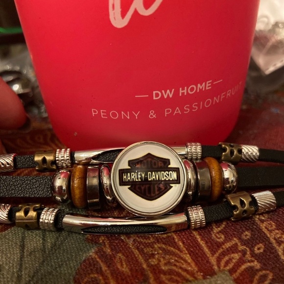 - HD Snap Bracelet - Picture 10 of 10